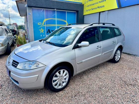 RENAULT MEGANE 1.6 DYNAMIQUE GRAND TOUR 16V FLEX 4P MANUAL RENAULT MEGANE 1.6 DYNAMIQUE GRAND TOUR 16V FLEX 4P MANUAL